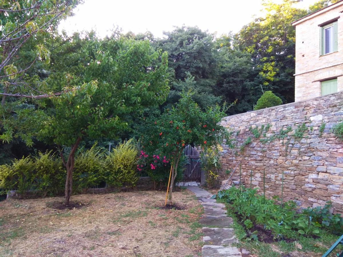 Marina Traditional Stonehouse Afetai Exterior photo